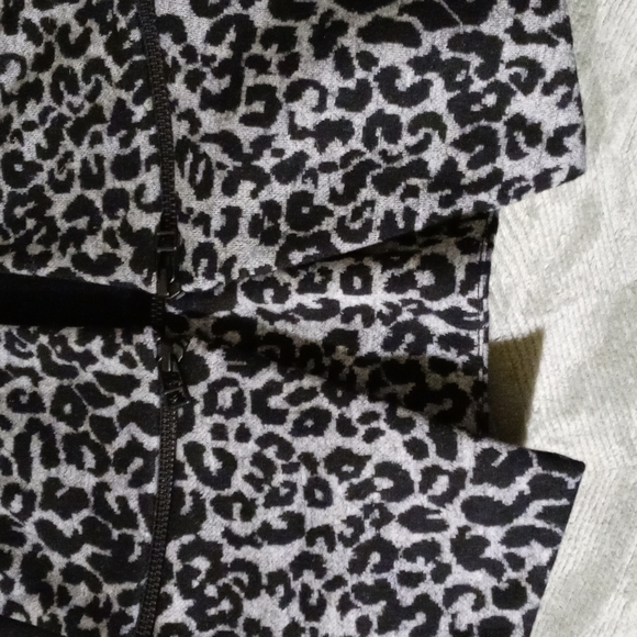 Blazer - Picture 2 of 6